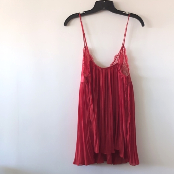 Victoria's Secret pleated babydoll red NWT size L - Picture 2 of 7